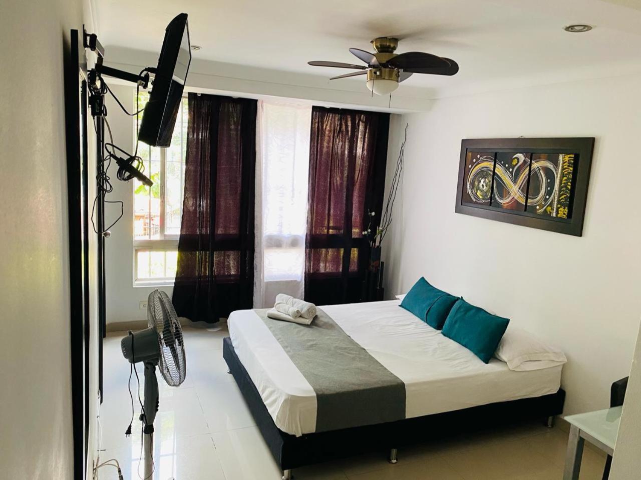 Hotel Tree House Medellin Bagian luar foto