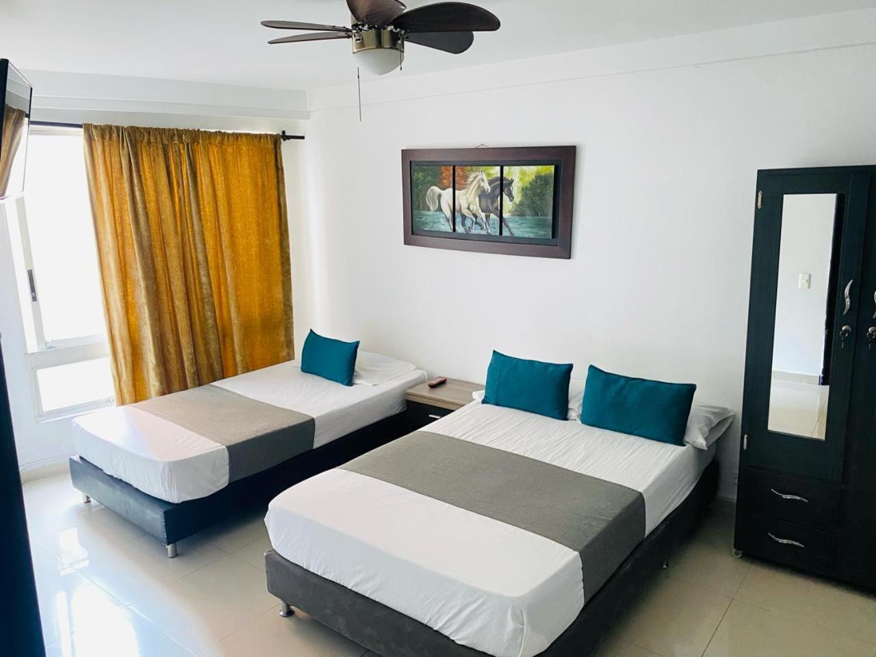 Hotel Tree House Medellin Bagian luar foto