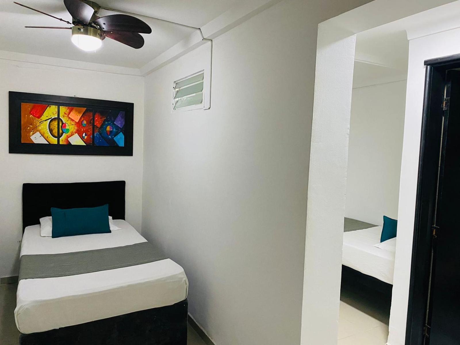 Hotel Tree House Medellin Bagian luar foto