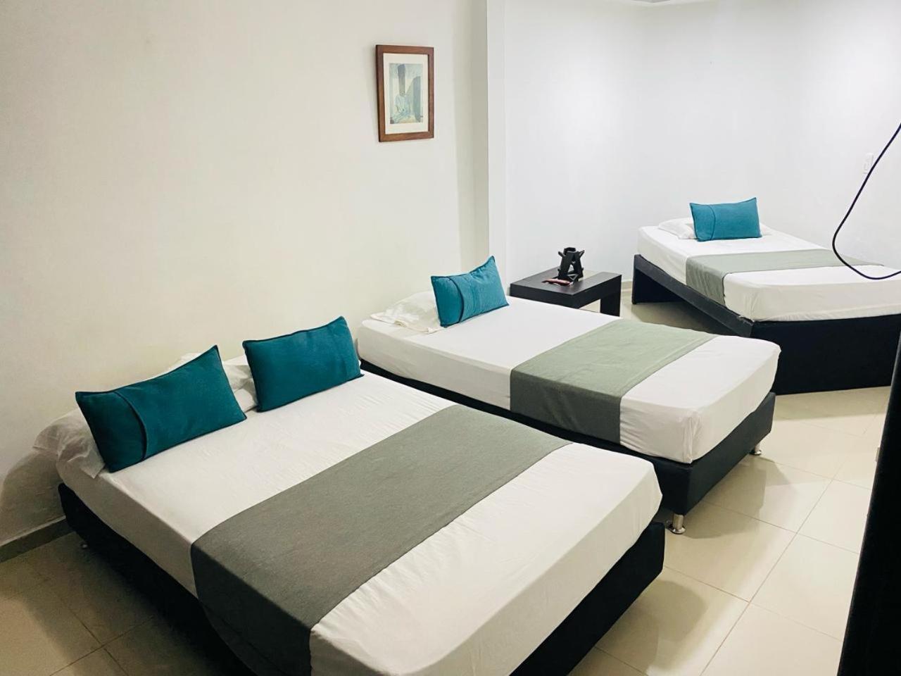 Hotel Tree House Medellin Bagian luar foto
