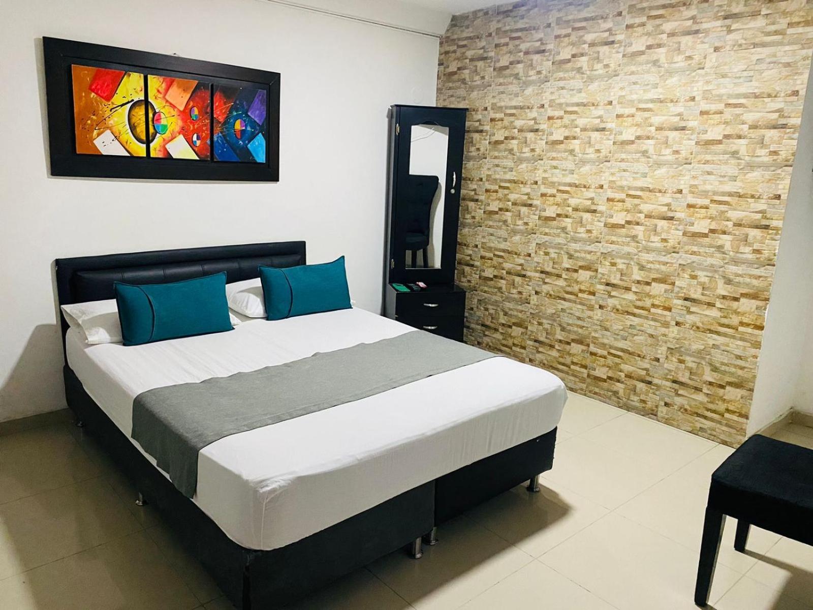 Hotel Tree House Medellin Bagian luar foto