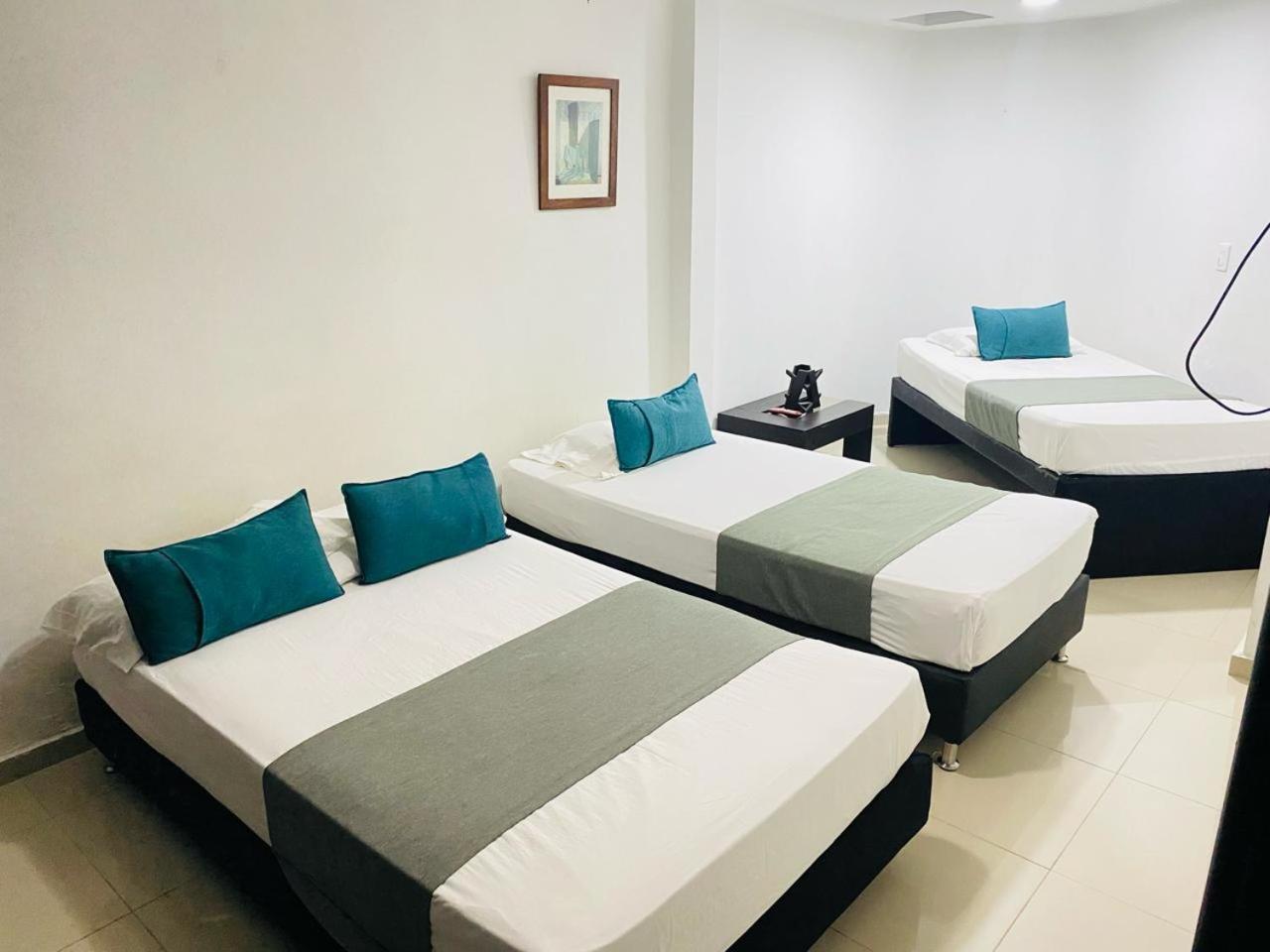 Hotel Tree House Medellin Bagian luar foto