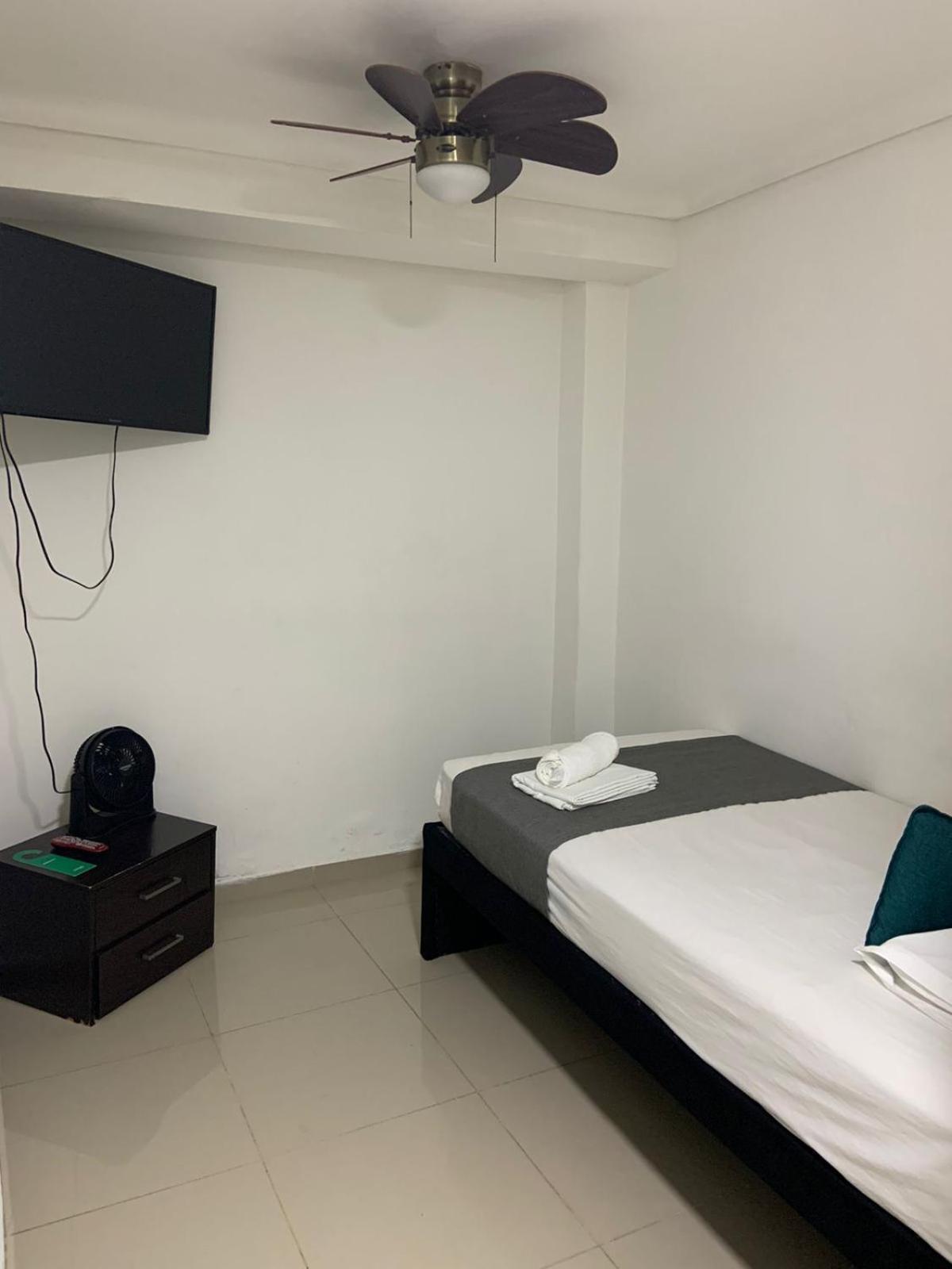 Hotel Tree House Medellin Bagian luar foto