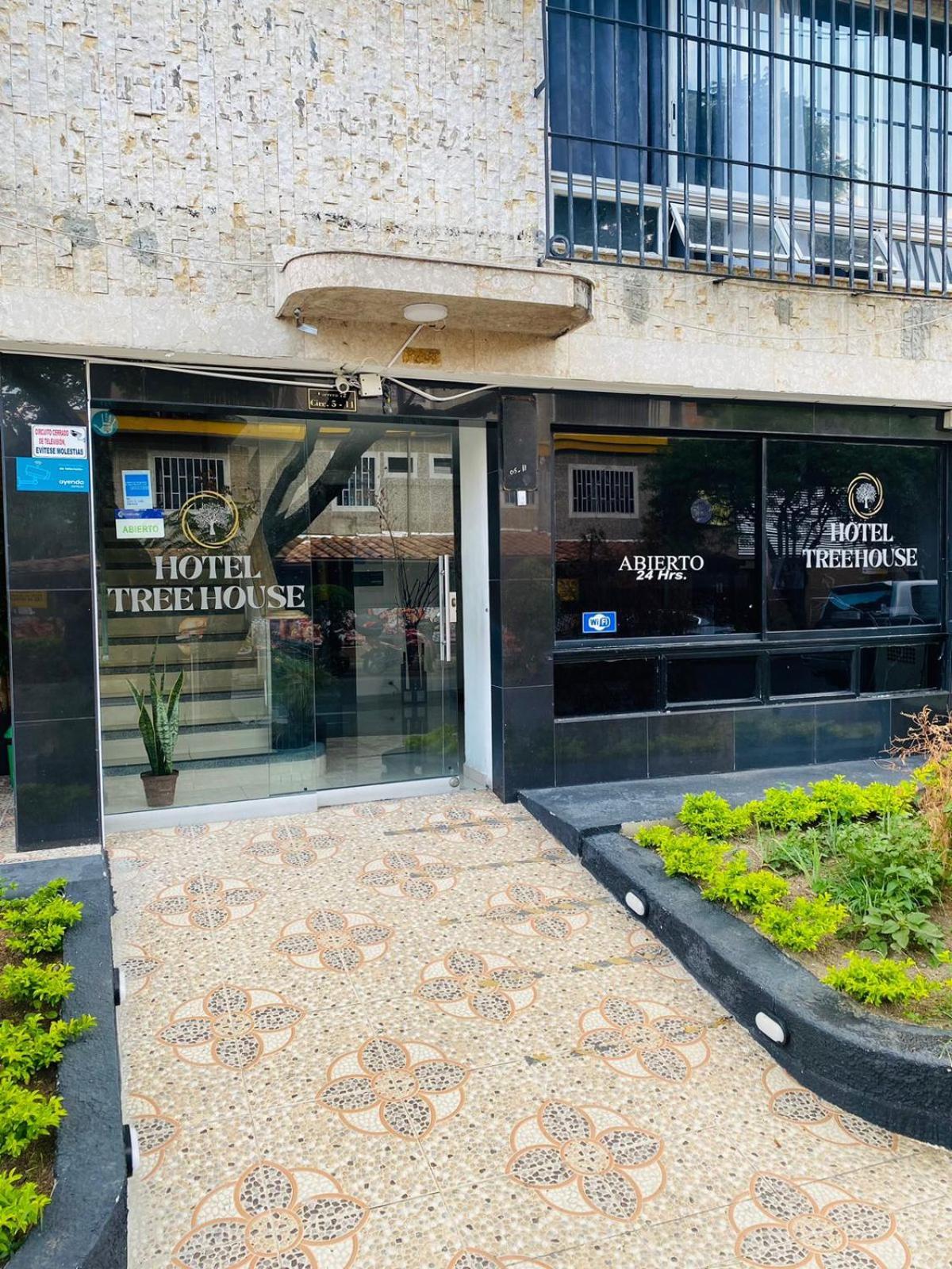 Hotel Tree House Medellin Bagian luar foto